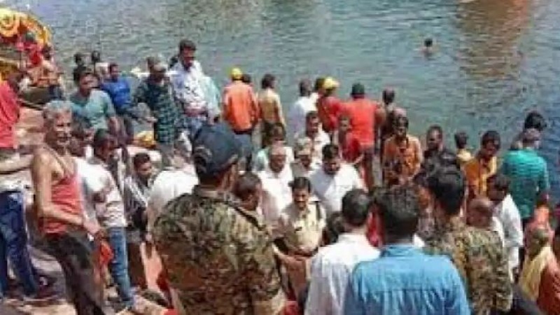 Boat full of 36 devotees capsized in Mandakini river