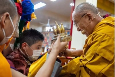 पुनर्जन्म में विश्वास! बौद्धों के सर्वोच्च नेता दलाई लामा ने 8 वर्षीय मंगोलियाई बच्चे को बनाया 'धर्मगुरु'