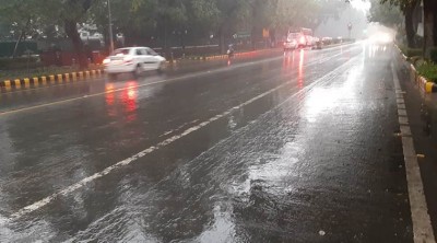 दिल्ली में बरसे मेघ, देश के कई हिस्सों में मौसम ने ली करवट