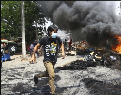 सेना ने 8 और प्रदर्शनकारियों को उतारा मौत के घाट
