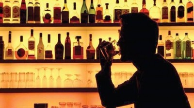 Liquor shops not open despite government announcement, loss of 1800 crore so far