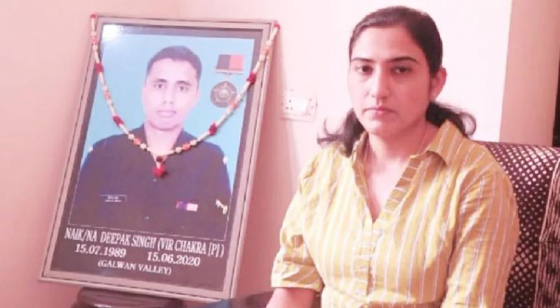 Lance Naik Deepak Singh was martyred while fighting the Chinese army in  Galwan Valley, now wife became a lieutenant in the army | NewsTrack English  1