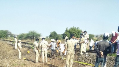Tragic accident in Aurangabad, train crushes labourers, 16 died