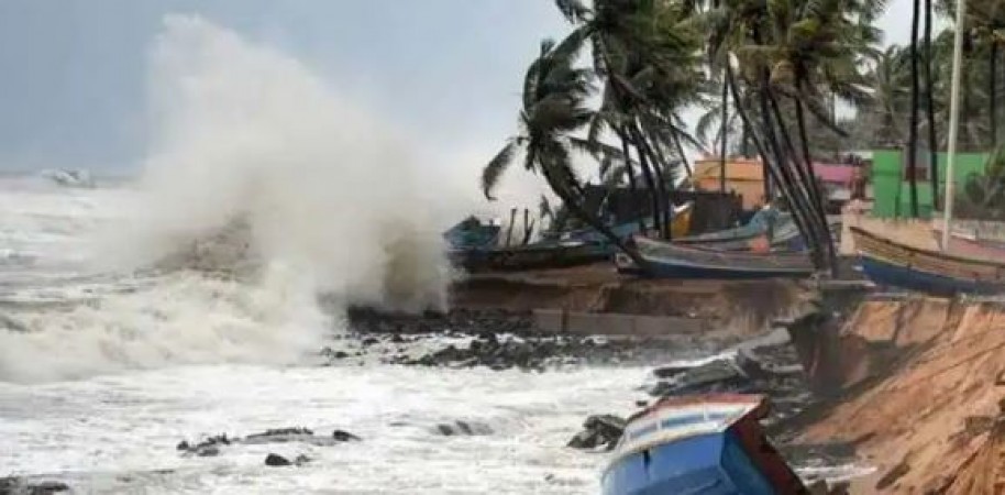 Cyclone 'Asani' coming to wreak havoc!