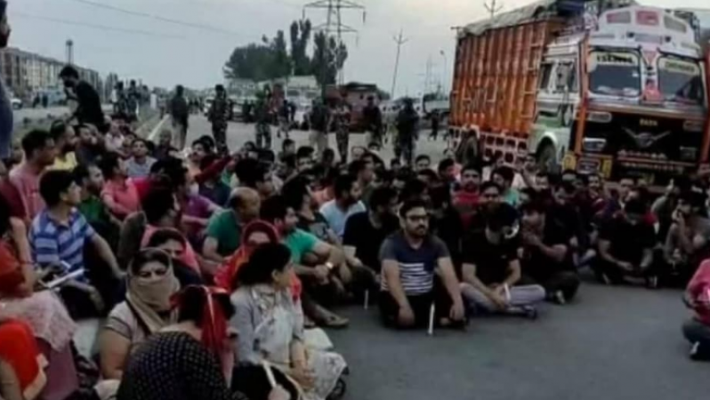 Uproar in Jammu and Kashmir! 350 Kashmiri Pandits mass resignation