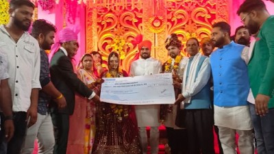 MP के इस युवा ने पेश की अनोखी मिसाल, शादी में फिजूलखर्ची की जगह शहीदों के लिए दान किए 111111 रुपए