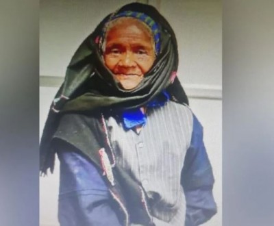 80-year-old Darshani Devi reaches bank after walking 10 km to deposit money in PM cares fund