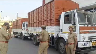 दो ट्रकों में भरे थे 1070 करोड़ रुपये के नोट, रास्ते में ख़राब हो गया वाहन, बुलानी पड़ी फोर्स
