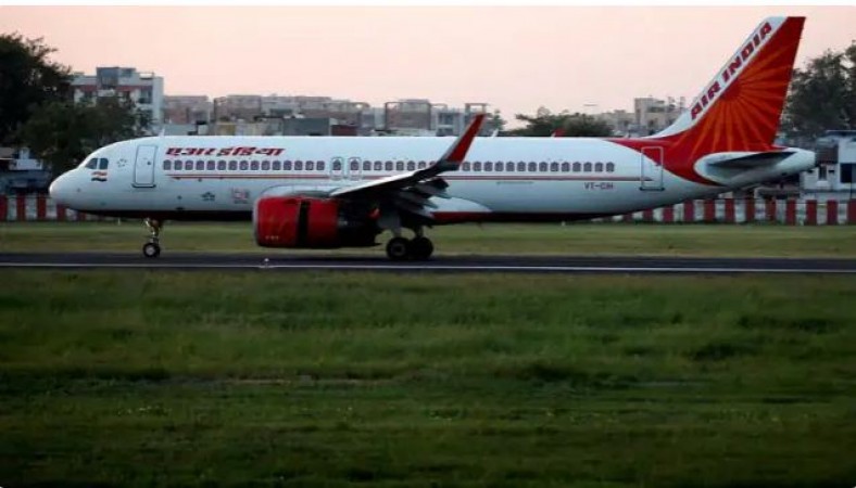 बीच हवा में बंद हो गया Air India के विमान का इंजन.., घबरा गए यात्री और फिर...
