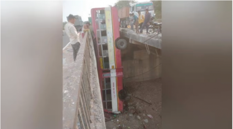 Two major accidents in UP, first car and tanker collide, now bus falls off bridge