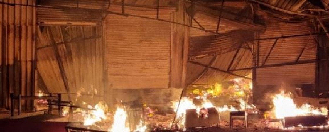 दिल्ली: लकड़ी के गोदाम में लगी आग, बुझाने पहुंची 11 गाड़ियां