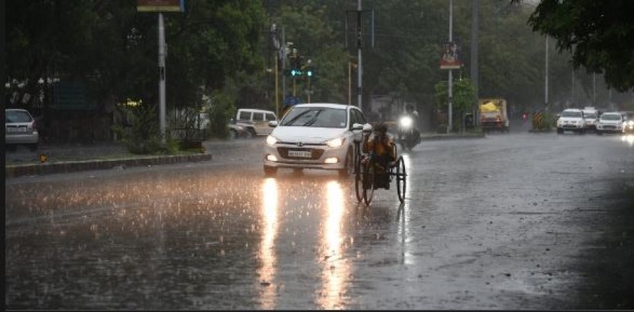 मौसम का हाल: दिल्ली में आज भी हो सकती है बारिश, इन राज्यों में आंधी-तूफान की चेतावनी