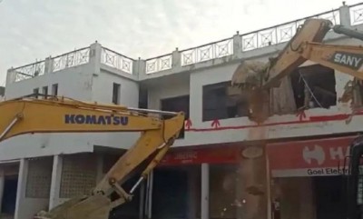Yogi Sarkar to run bulldozers at Bahubali MLA Mukhtar Ansari's hotel