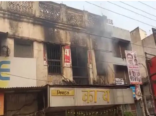 Raipur: Fierce fire broke out in gift shop, goods worth lakhs were burnt to ashes