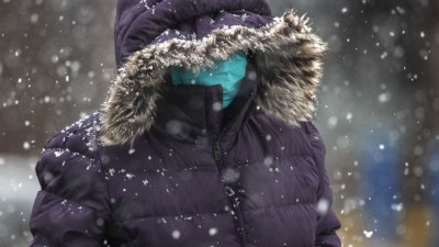 AIIMS की चेतावनी- ठंड और प्रदूषण बढ़ाएगा कोरोना का खतरा, ऐसे कर सकेंगे बचाव