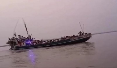 गंगा नदी में फंसी 250 लोगों की जान, जानिए मामला