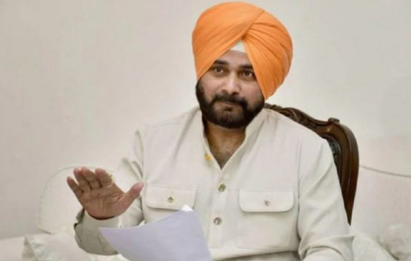 Sidhu and Akali Dal members fought in Punjab Assembly