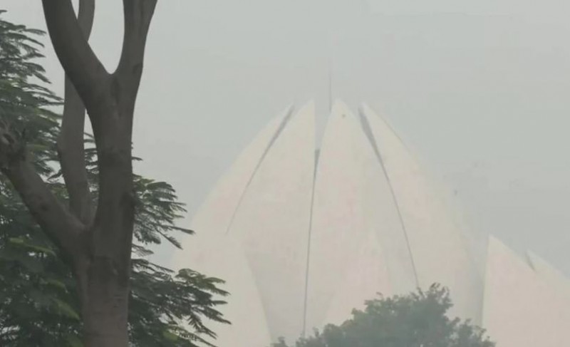 दिल्ली को प्रदूषण से कब मिलेगी राहत ? कई इलाकों में सांस लेना भी मुश्किल