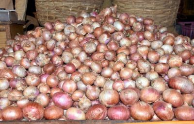 Raid of income tax increased concern of onion traders