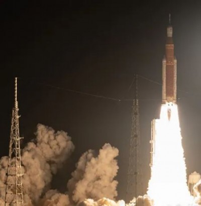 नासा का मून मिशन लॉन्च: 50 साल बाद चांद की तरफ बढ़ा दुनिया का सबसे बड़ा रॉकेट