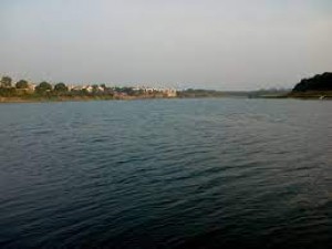 अचानक पलटी नाव, गंगा नदी में गई 4 लोगों की जान