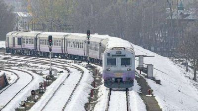 कश्मीर में बहाल हुई रेल सेवा, तीन महीने से पड़ी थे बंद