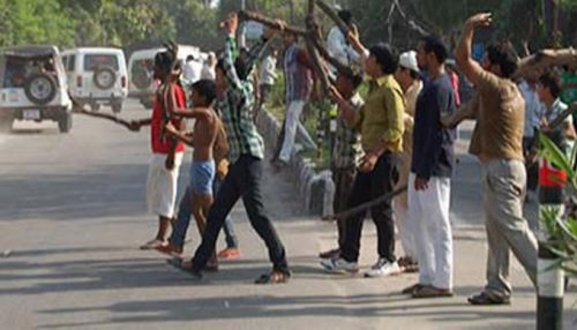बिहार के पॉलिटेक्निक कॉलेज में छात्र और स्थानीय लोगों के बीच मारपीट, जमकर चले लात-घूंसे