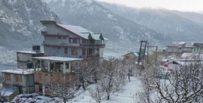 Temperature falls in hilly areas of Kashmir and Himachal after snowfall