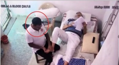 Man who raped his own daughter is massaging 'Satyendar Jain' in jail