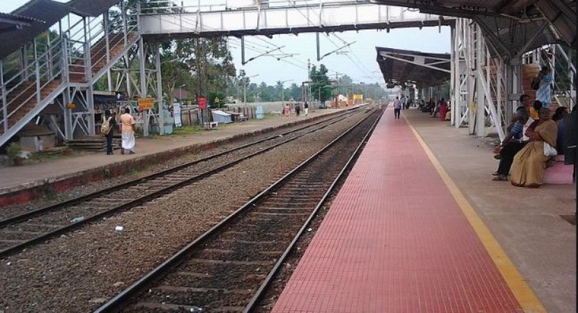 Central Railway gives big relief, reduces platform ticket prices