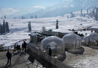 जम्मू कश्मीर में कहर बरपाने लगी ठंड, पूरी घाटी में तापमान 'शून्य' से नीचे