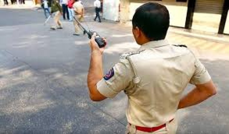 Encounter breaks out between police and miscreants in UP, policeman injured