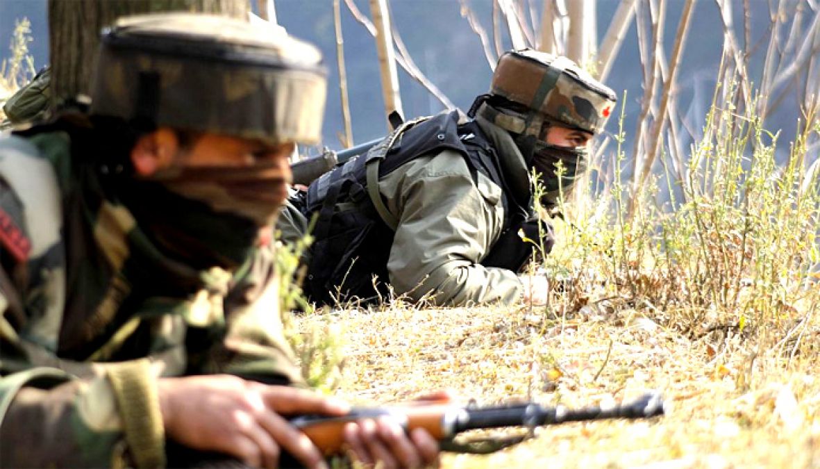 कश्मीरः सुरक्षाबलों के साथ मुठभेड़ में मारे गए हिजबुल कमांडर समेत तीन आतंकी