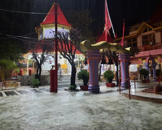 Horrific scene! Flood water entered the Naina Devi temple: Video