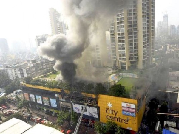 मुंबई: माल में भड़की आग में ख़ाक हो गए 2 हज़ार करोड़, 36 घंटे में पाया गया काबू