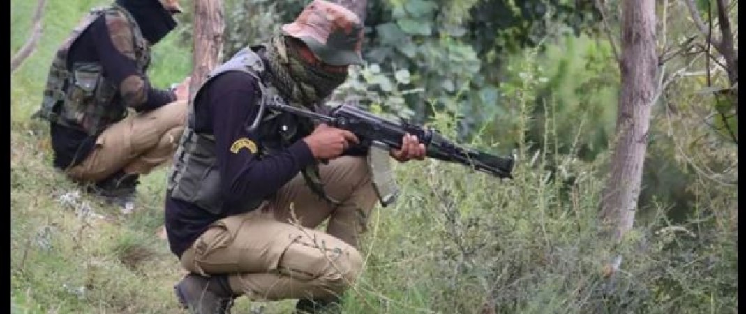 JK: Terrorists firing on police's ADP in Baramulla, one hybrid terrorist killed