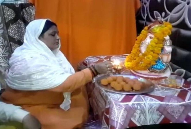 Seeing Muslim woman performing Ganesh pooja, fanatics got furious