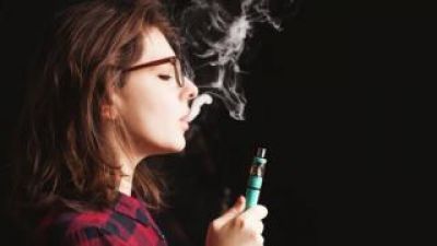 Do girls get attracts towards e-cigarette smokers, know what the survey says