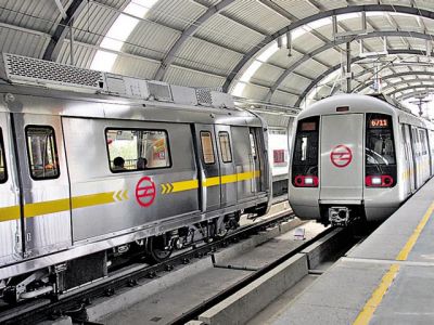 Woman commits suicide by jumping in front of metro in Delhi