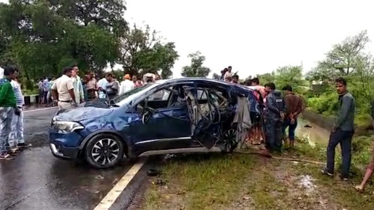 4 men died in a car accident in Sehore, One still missing