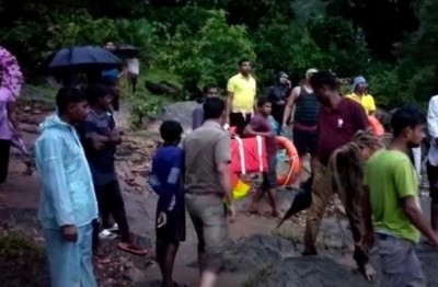 ओड़िशा: कुटुमपाली नदी में पलटी 12 लोगों से भरी नाव, जूनियर इंजिनियर लापता