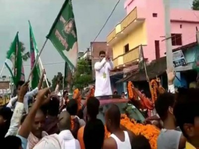 Doing roadshow cost dearly to RJD leader amid corona pandemic, FIR lodged against 200 people