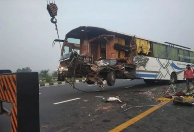 Tragic road accident in Uttar Pradesh, double-decker bus rammed into truck