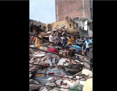 4-storey building collapses in Delhi, many trapped in debris