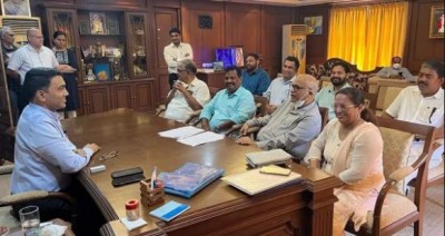 गोवा: कांग्रेस को बड़ा झटका, बीजेपी में शामिल हुए 8 MLA