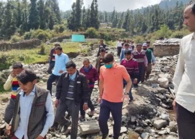 Collector reached village walking 17 km on foot, villagers surprised