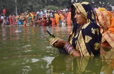 रबींद्र झील में छठ पूजा करने पर लगा प्रतिबन्ध, टीएमसी देगी फैसले को चुनौती