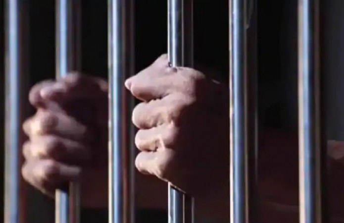 फर्जी कागज़ात लेकर PFI कैदियों से मिलने पहुंची 4 महिलाएं, यूपी पुलिस ने किया गिरफ्तार