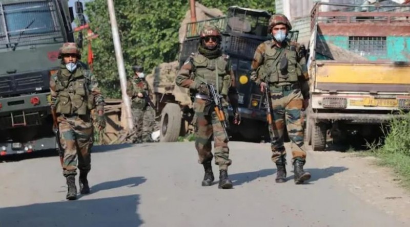 आतंकियों पर सेना का जबरदस्त प्रहार, PAK घुसपैठियों को चटाई धुल