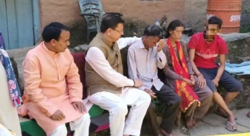 CM Dhami meets Ankita Bhandari's family at their residence